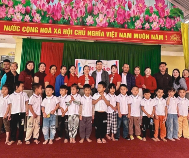 Sáng ngày 13/3/2026, Trường Mầm non Đồng Tiến đã phối hợp với Trường PTDTBT TH&THCS Đồng Tiến tổ chức Hội thảo chuyên môn nhằm nâng cao chất lượng giáo dục trẻ 5–6 tuổi chuẩn bị vào lớp 1 năm học 2026–2027.